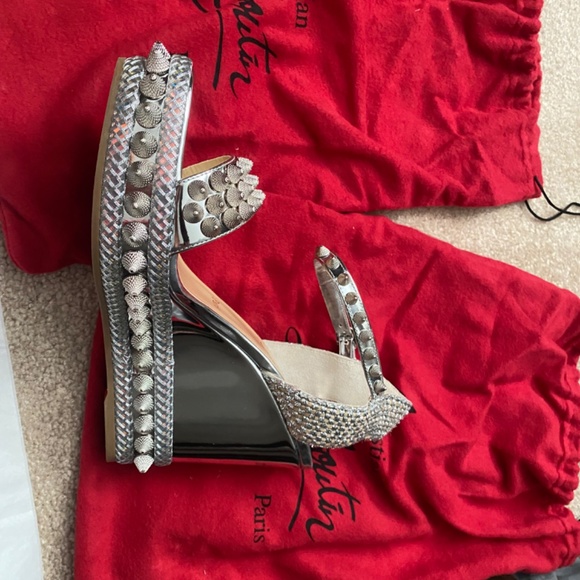 Christian Louboutin BRAND NEW NEVER WORN - Picture 5 of 6